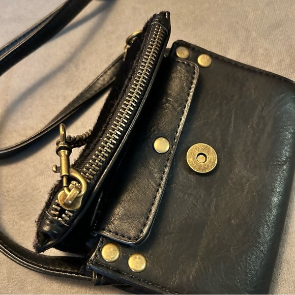 Madden Girl Black Crossbody Bag Wallet with Accent Chain - Picture 7 of 7